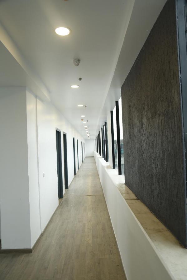 Uptown Hotel Nágpur Kültér fotó
