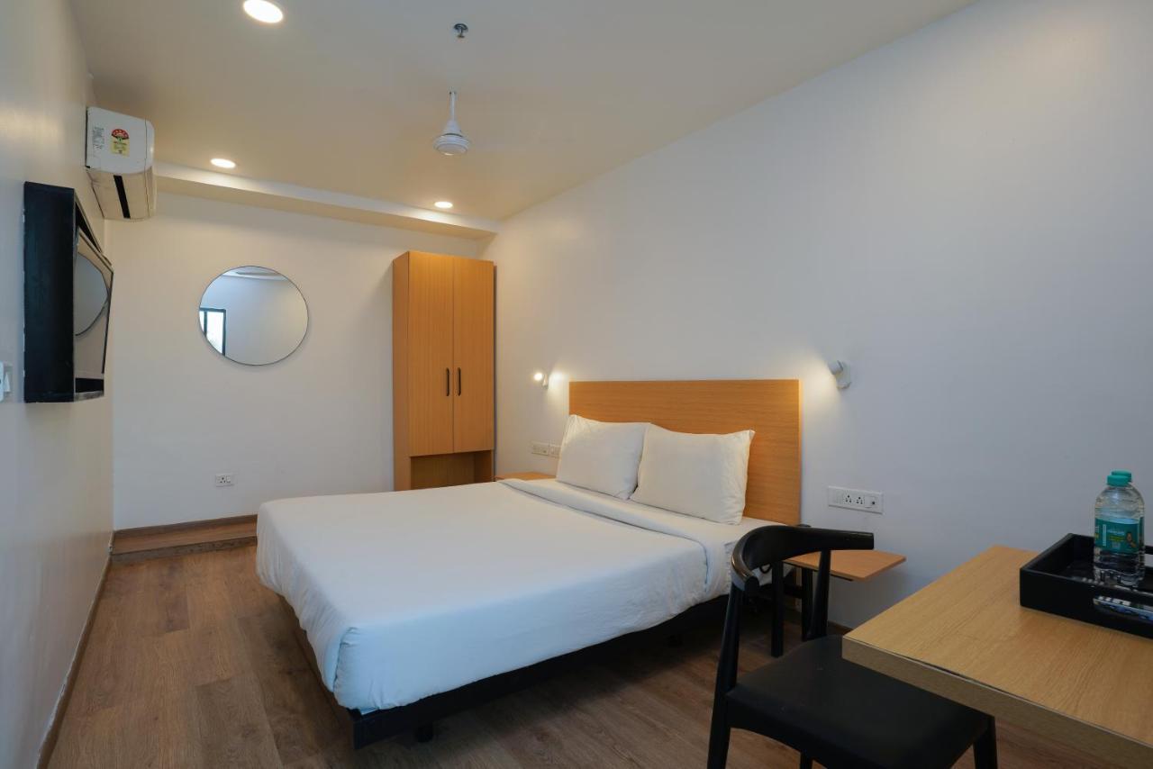 Uptown Hotel Nágpur Kültér fotó