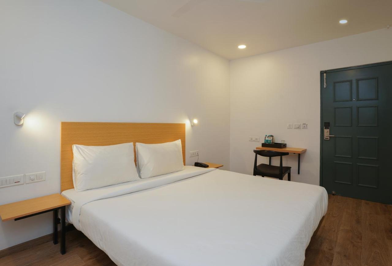 Uptown Hotel Nágpur Kültér fotó