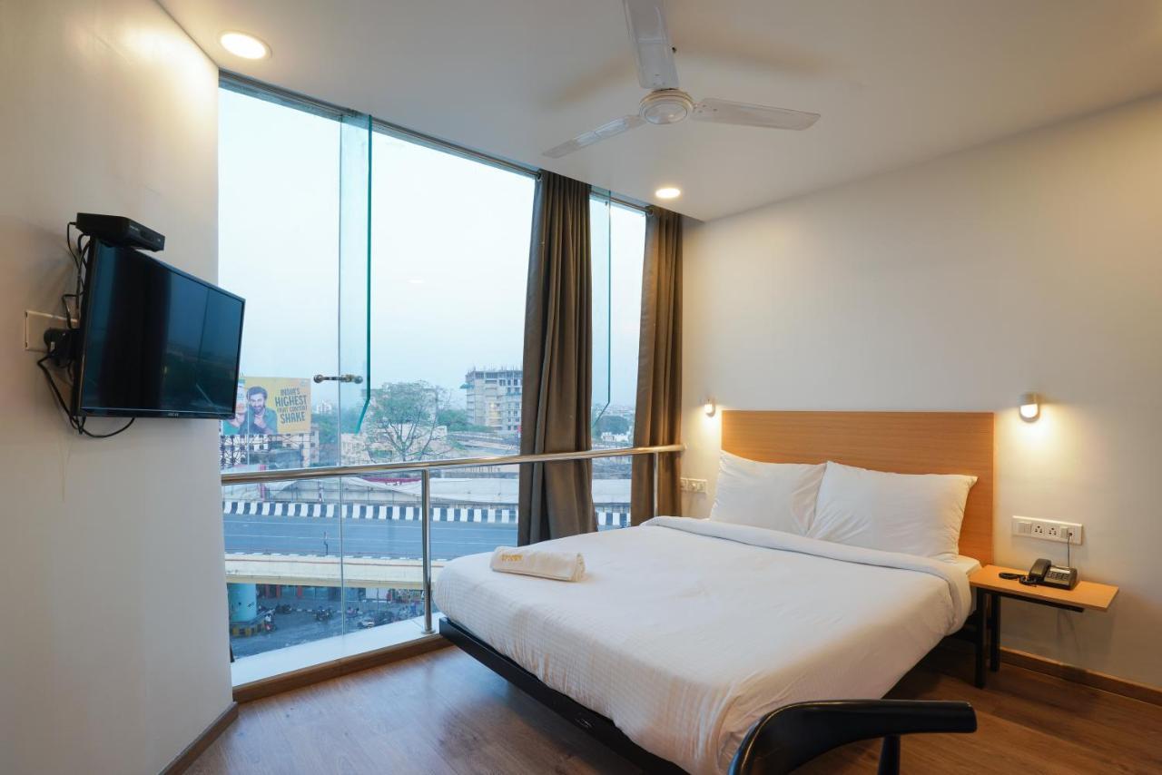 Uptown Hotel Nágpur Kültér fotó